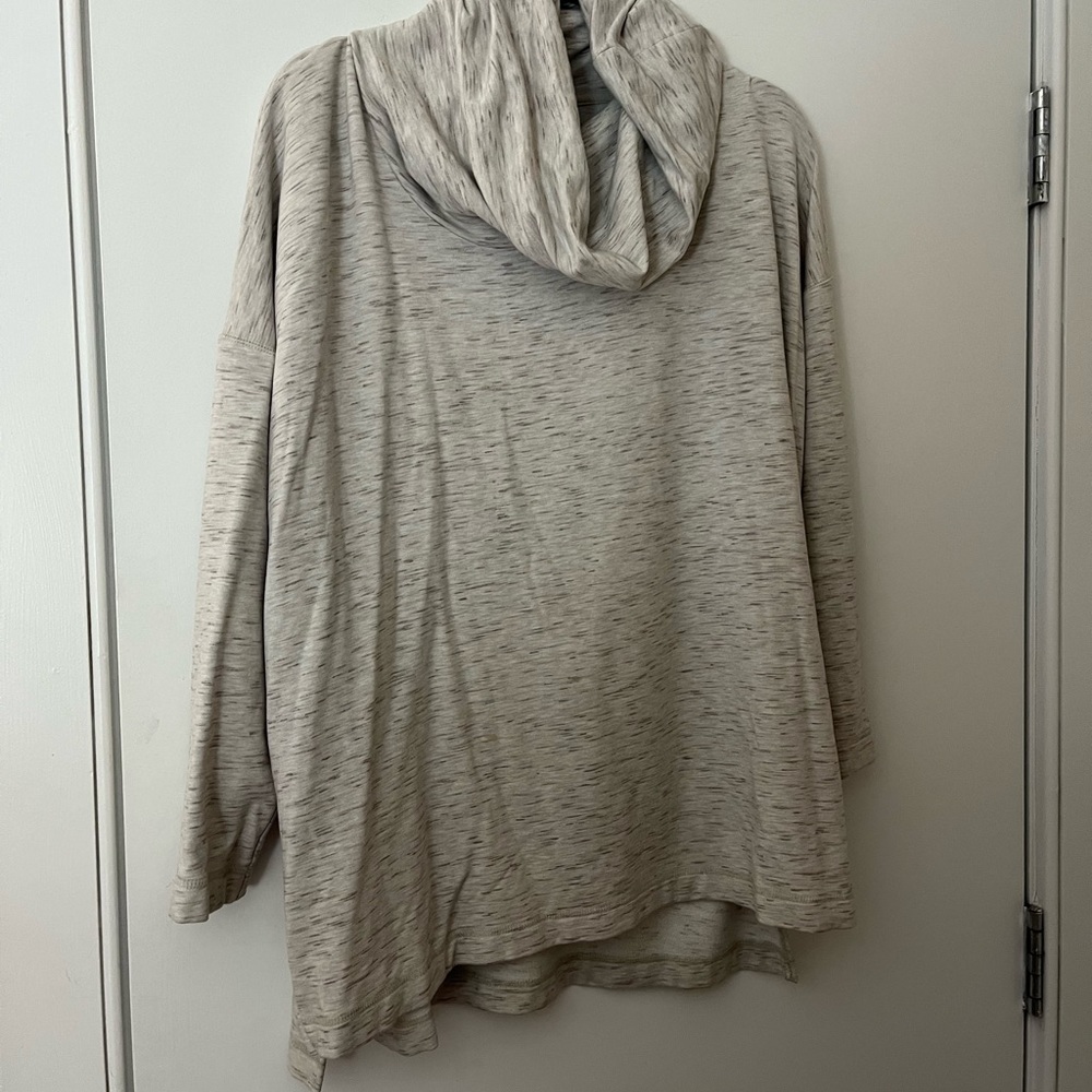 Lou + grey athleisure turtleneck amazing quality